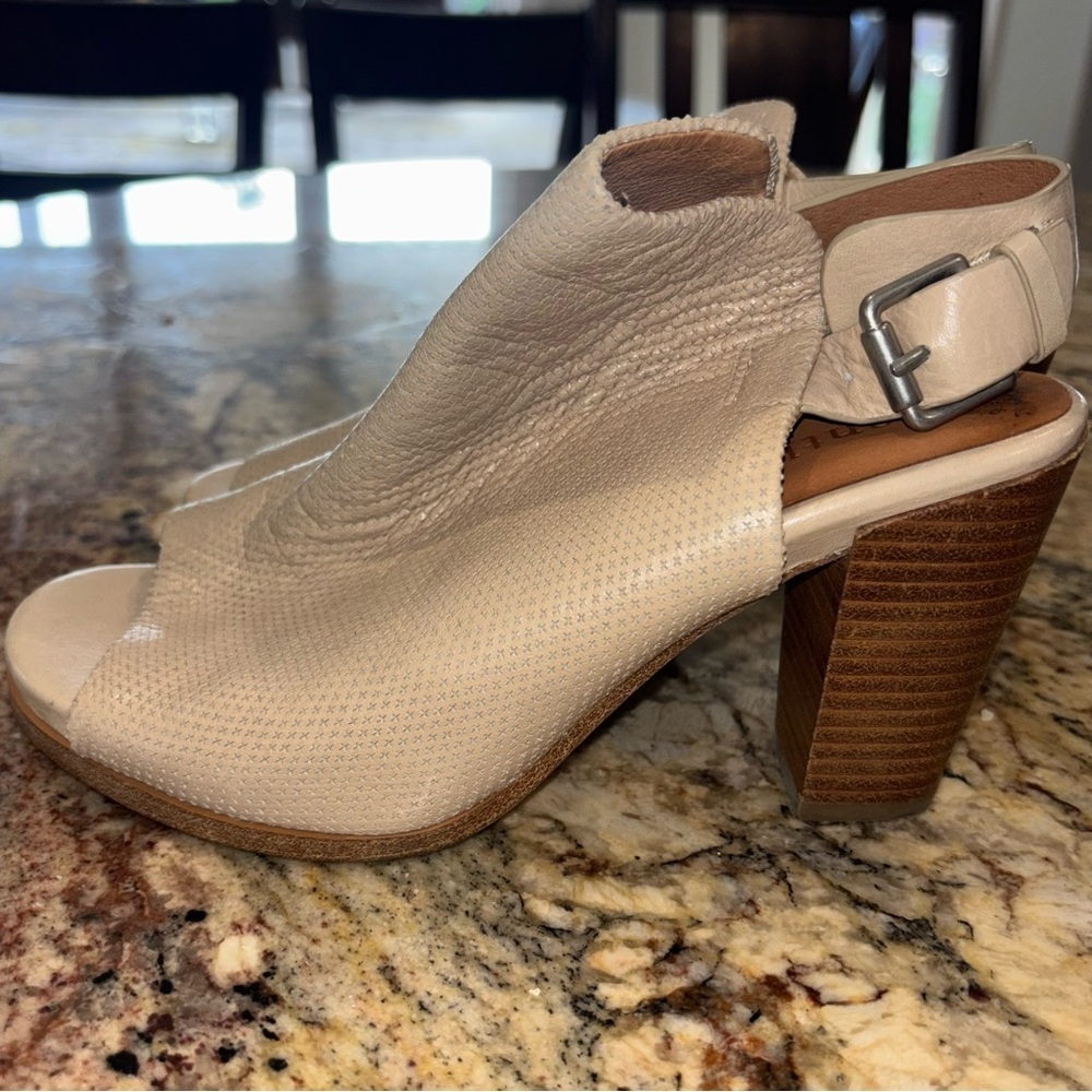 Gentle Souls Cream Peep-Toe Block Heels - Picture 5 of 8